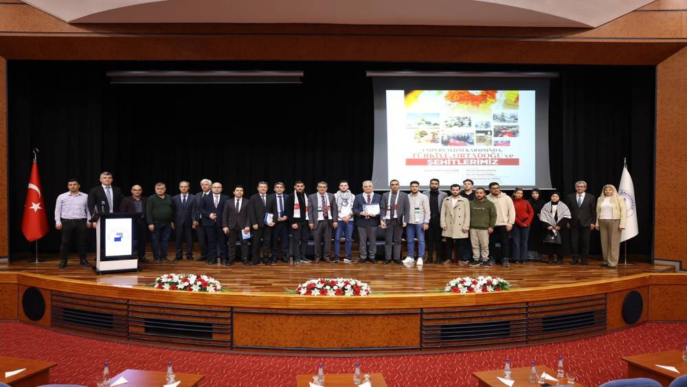 PAÜ’de ‘Emperyalizm Karşısında Türkiye, Ortadoğu ve Şehitlerimiz’ konulu panel gerçekleştirildi
